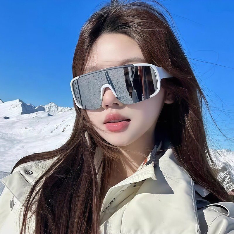登山护目镜雪山防紫外线男女款户外运动防风沙骑行墨镜爬山太阳镜图片