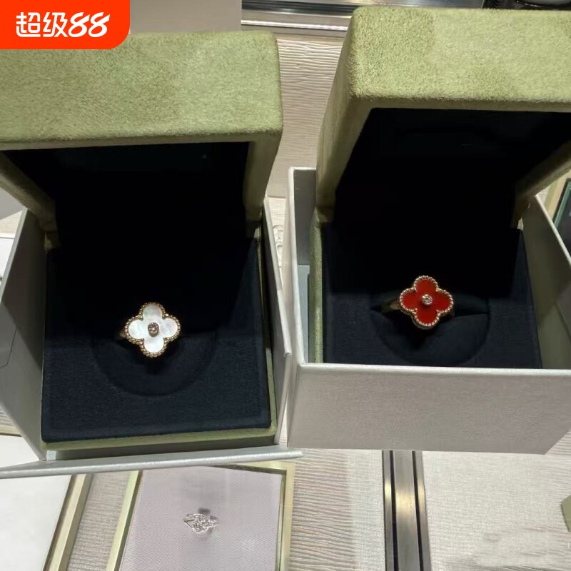 全新社交无压力高定品质四叶草戒指18K红玉髓黑玛瑙蝴白贝母双面图片