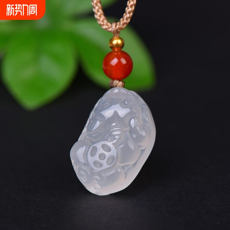 正品白玉髓招财貔貅吊坠三钱背钱皮丘小玉坠本命年情侣项坠礼物