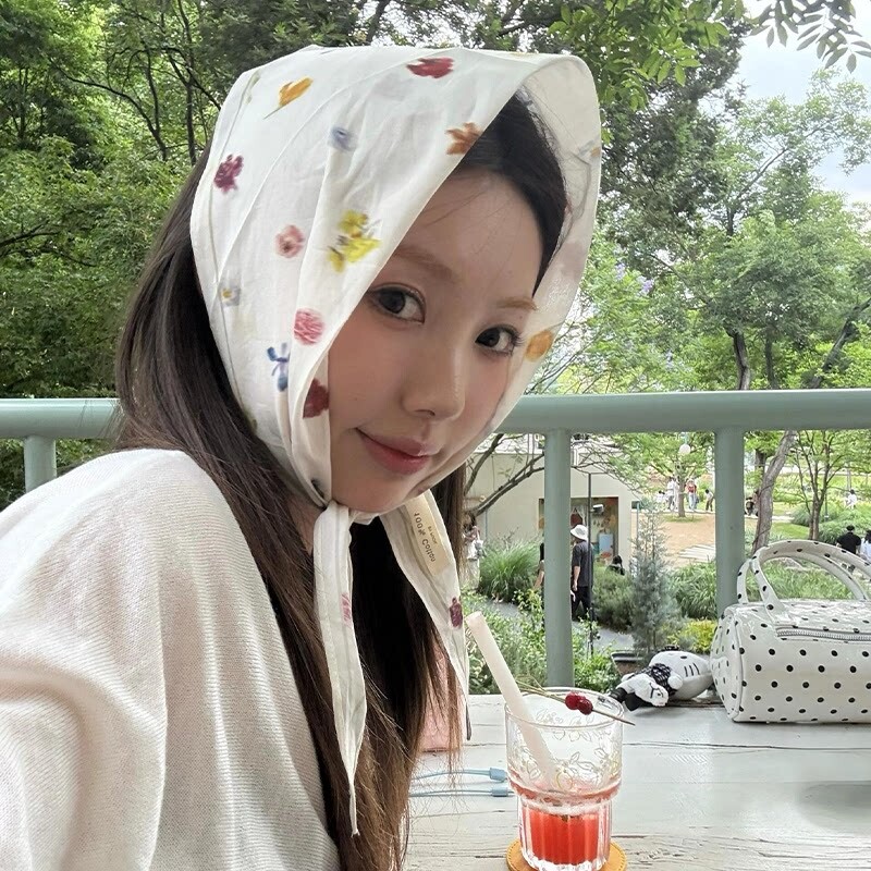 2026新款法式田园风花朵丝巾女士夏季旅游拍照三角巾头巾薄款围巾