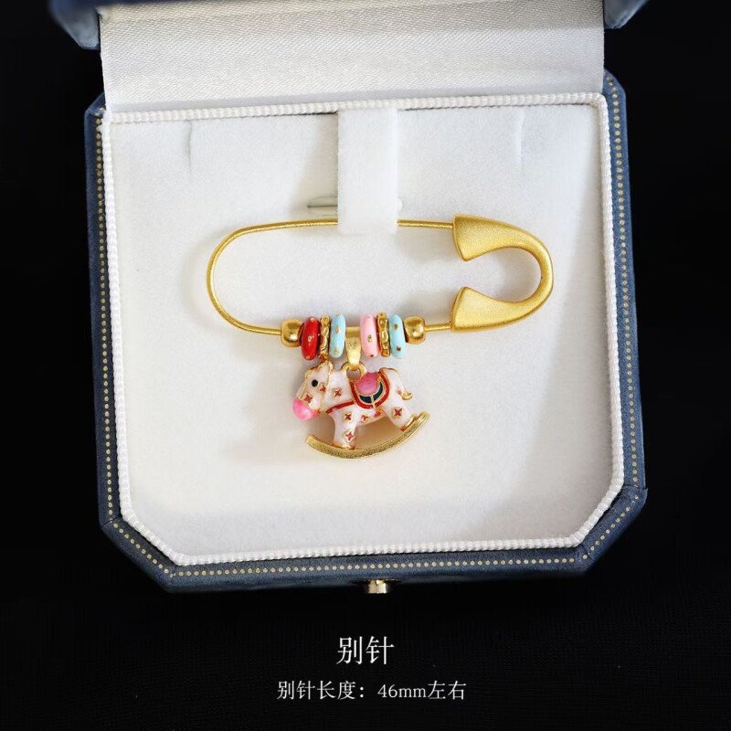 生肖小木马胸针女孕妇别针可爱马宝宝挂件固定衣服本命年新年礼物