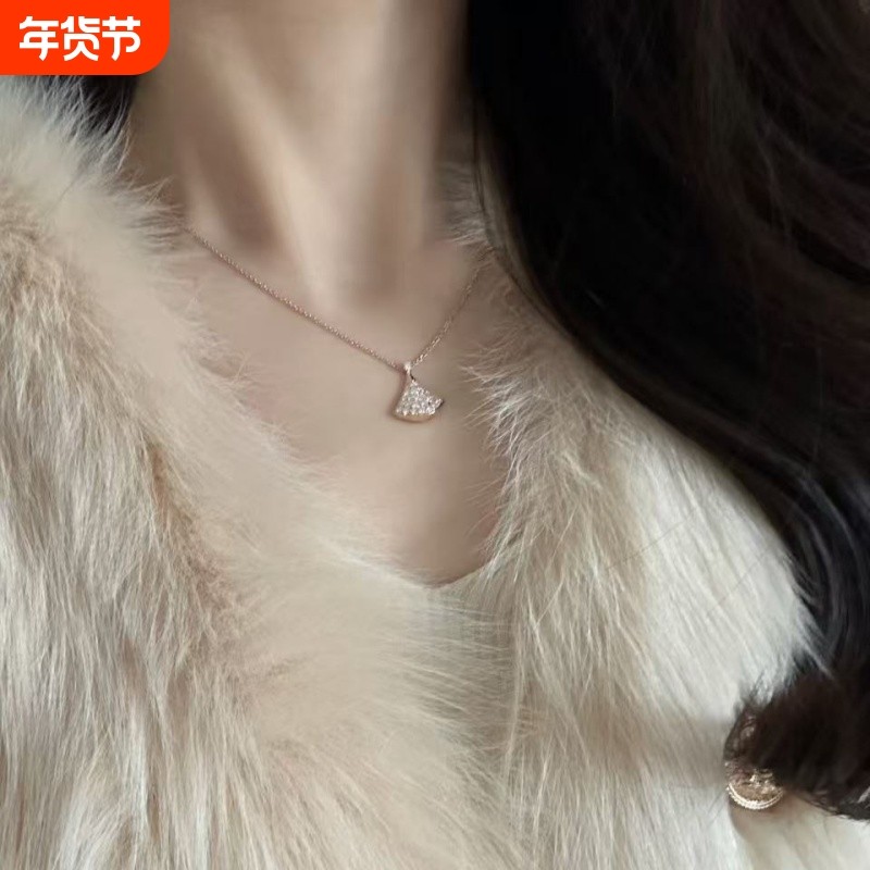 扇形小裙子项链女纯银镀18K金轻奢白贝母满钻锁骨链大扇子吊坠