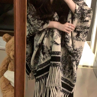 秋冬复古水墨画双面斗蓬披肩外套女流苏围巾百搭保暖上衣外搭黑白