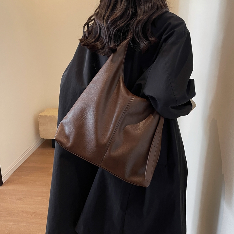 休闲包包女大容量2025新款高级感