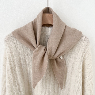 含羊毛针织小三角巾女2025保暖护颈围脖披肩白色咖色红色绿色黑色