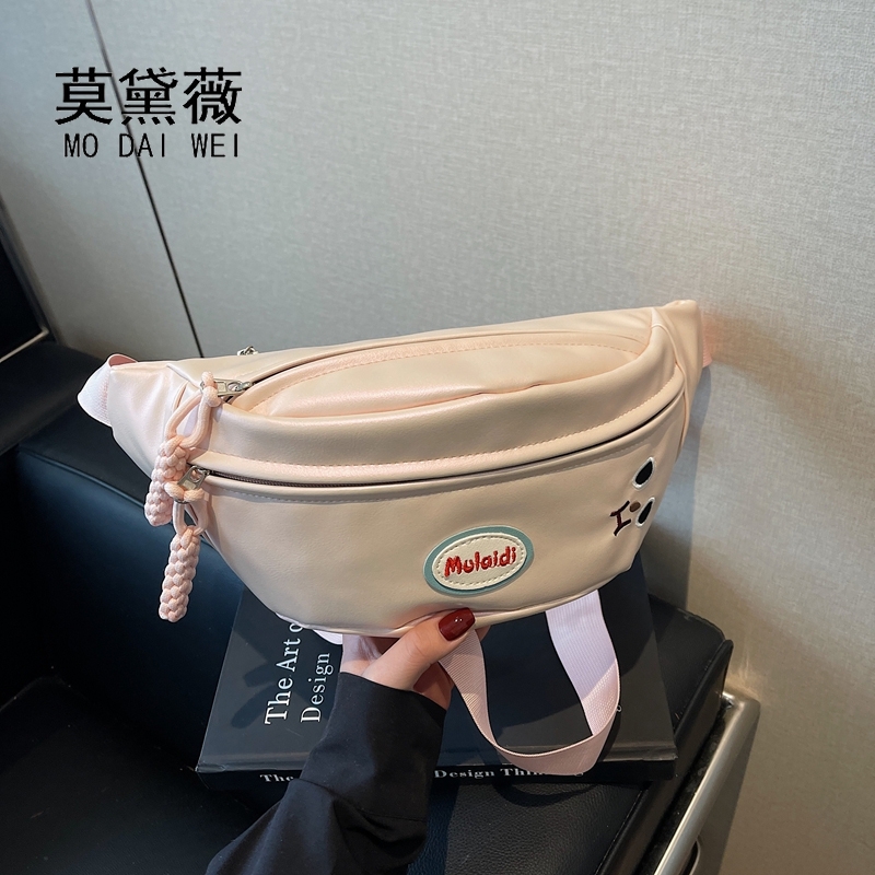 莫黛薇胸包女小众可爱搞怪小包包2025新款防水女童轻便手机斜挎包