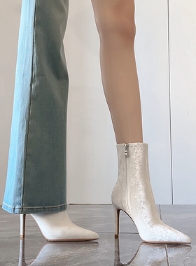 迪丽米迪 巨好看白色绒面高跟短靴女秋冬气质尖头细跟瘦瘦靴新款