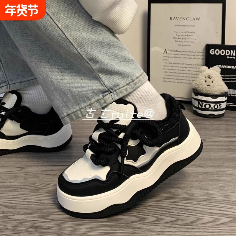 爆款复古星星厚底原创女鞋2026春秋新款学生百搭小众休闲设计板鞋