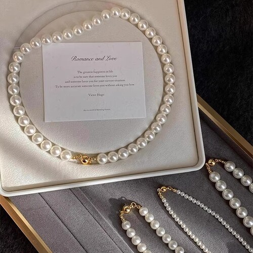 施家澳白磁吸扣正圆仿珍珠项链女2025新款叠戴轻奢气质秋冬毛衣链