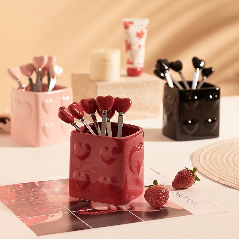 创意爱心陶瓷收纳罐水果叉子套装家用水果签高颜值收纳少女心摆件