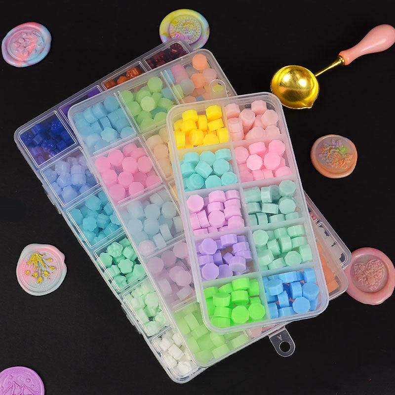 화재 페인트 왁스 입자 구획화 된 고양이 발톱 팔각형 귀여운 마카롱 DIY 화재 페인트 인감 왁스 입자의 전체 세트 빛나는 왁스 입자 봉투 밀봉 왁스 어린이 수제 젤리 소녀 하트 저장 상자