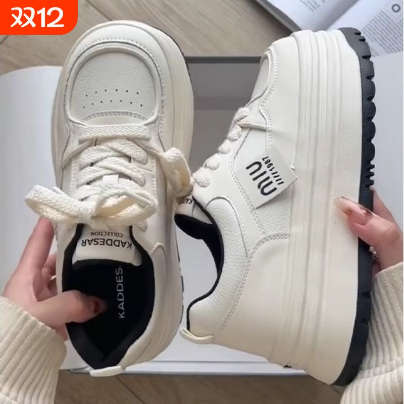 品牌断码多巴胺板鞋女2025春季松糕圆头轻便校园运动面包鞋厚底增