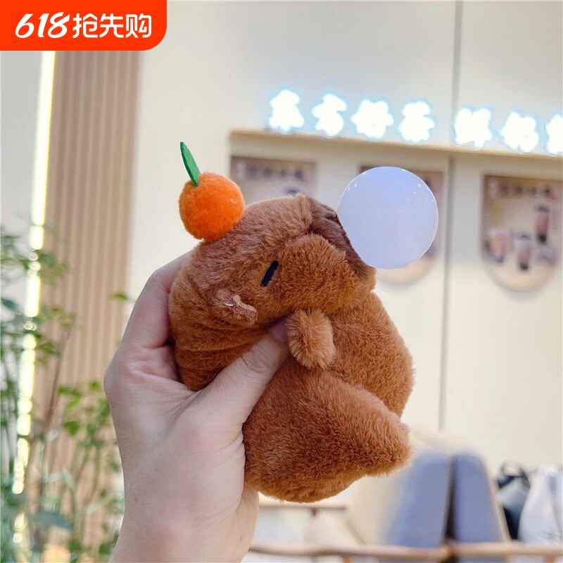 手捏吐泡泡摇晃发声车载摆件毛绒钥匙扣女可爱水豚挂饰品包挂件