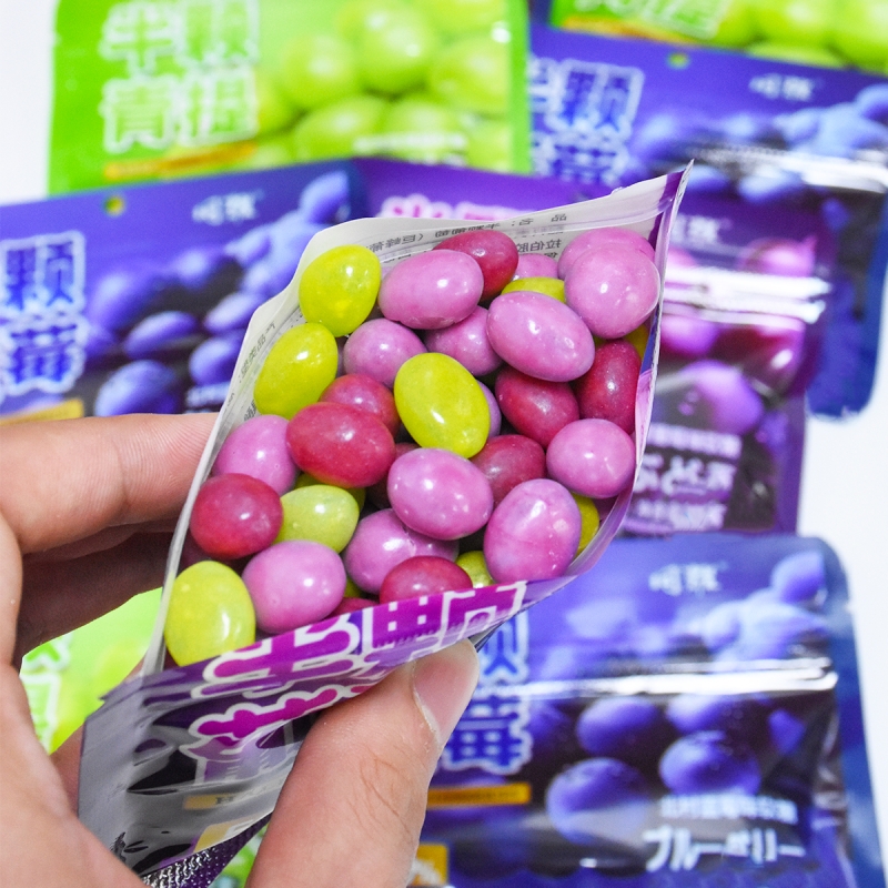 春某井平替款半颗葡萄还原果汁含量50%蓝莓青提软糖休闲零食