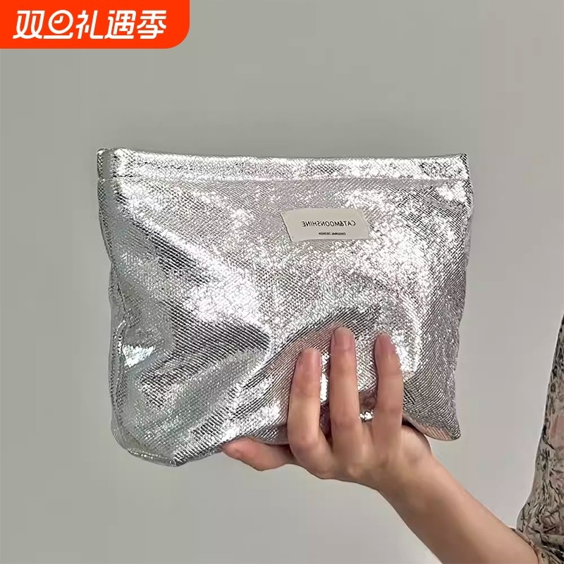 爆闪手拿包原创新款化妆包大容量洗漱包外出收纳包整理袋简约便携