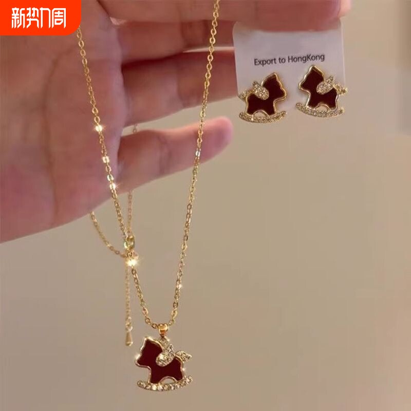 马上有钱~新中式红色小马吊坠项链精致小众马年本命年锁骨链朋友