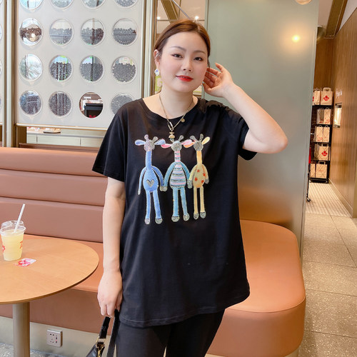 甜觅大码女装夏装新款胖mm300斤时尚烫钻长颈鹿印花T恤DF - 封面