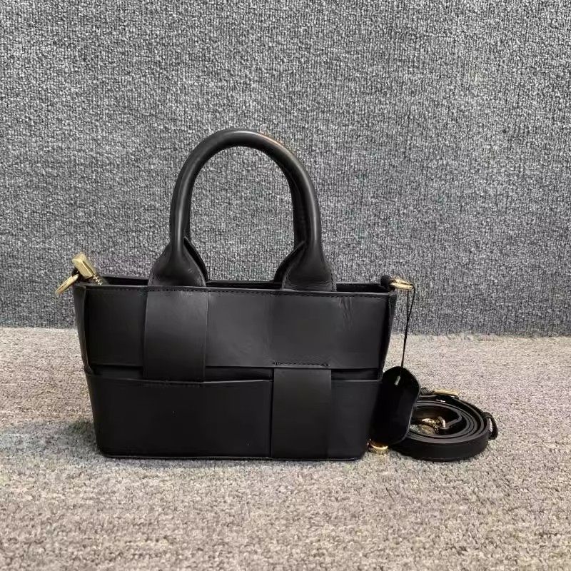 粉丝福利真皮女包百搭小众设计头层编织牛皮女手提单肩简约托特包