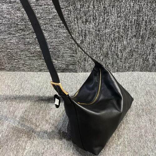 商场撤柜货2022百搭时尚女包头层软牛皮简约风女单肩包手提水桶包 - 封面