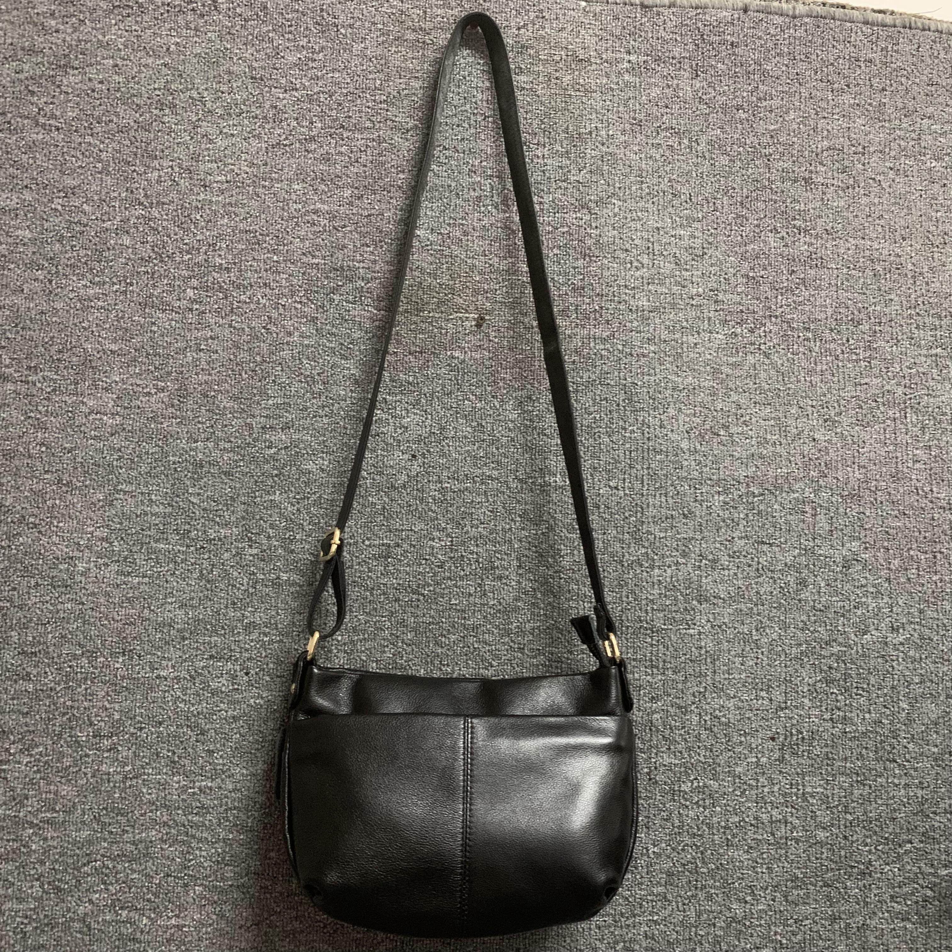 新品真皮女包韩版百搭时尚小众头层牛皮单肩斜跨简约实用小方包女