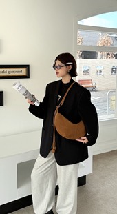 小众磨砂牛皮女单肩腋下复古简约月牙包 百搭时尚 新款 真皮女包韩版