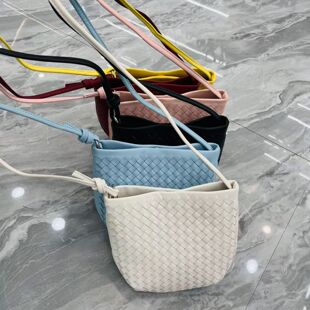 小众新品真皮女包~~纯手工编织包韩版百搭女头层羊皮单肩斜跨小包