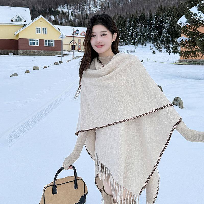 新款纯色披肩斗篷冬女外搭秋季暖围巾厚时保尚百搭LM447加披风旅