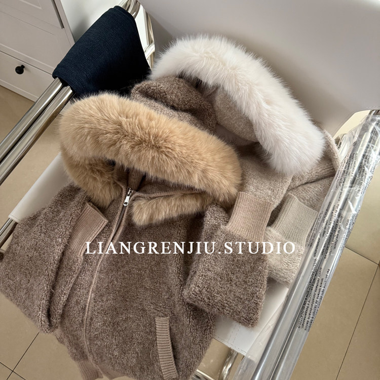 连帽针织厚实拉链外套