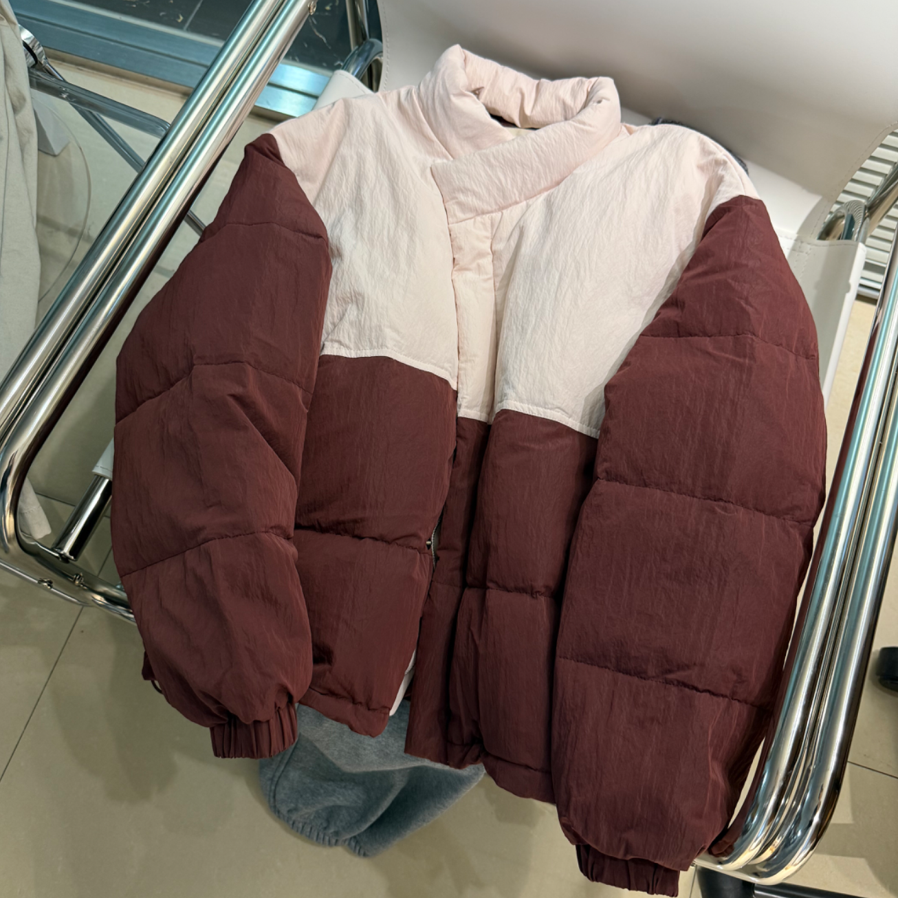 立领撞色百搭保暖羽绒服