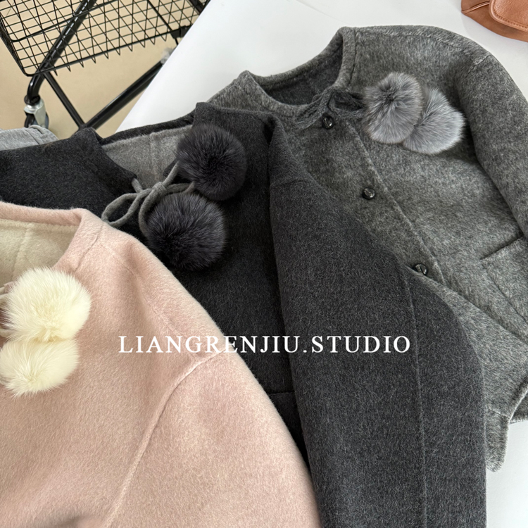 圆领百搭纯色短款毛呢外套