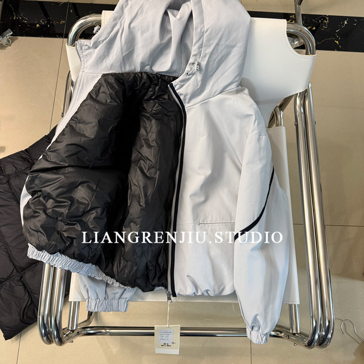 连帽百搭气质舒适羽绒服