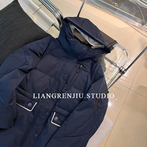 连帽纯色宽松大版羽绒服