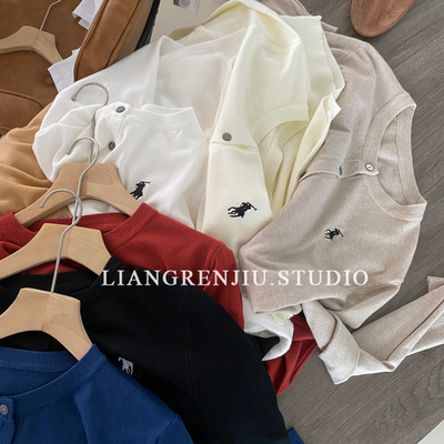 圆领针织刺绣单排扣针织开衫