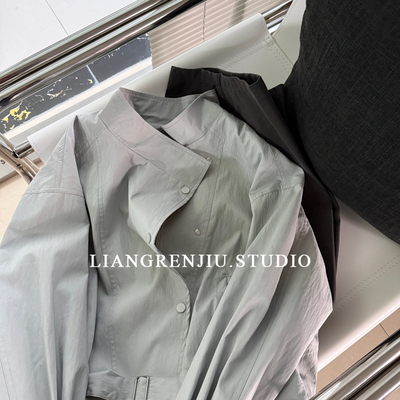 品牌剩余。优质高货。灰蓝色风衣短外套80615X