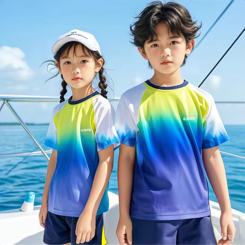 小黄鸭新品夏男童短袖套装儿童冰丝速干网眼运动球衣女童旅游套装