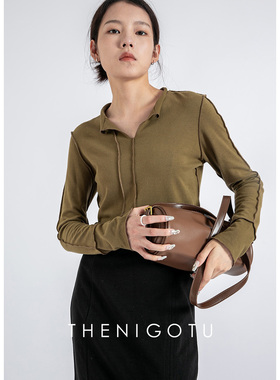 DOROTHY丨小众翻领长袖上衣女休闲显瘦云朵绒设计感反条打底上衣