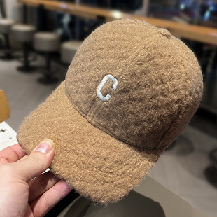 冬季帽子女韩版时尚C字母羊羔绒棒球帽显脸小百搭保暖硬顶鸭舌帽