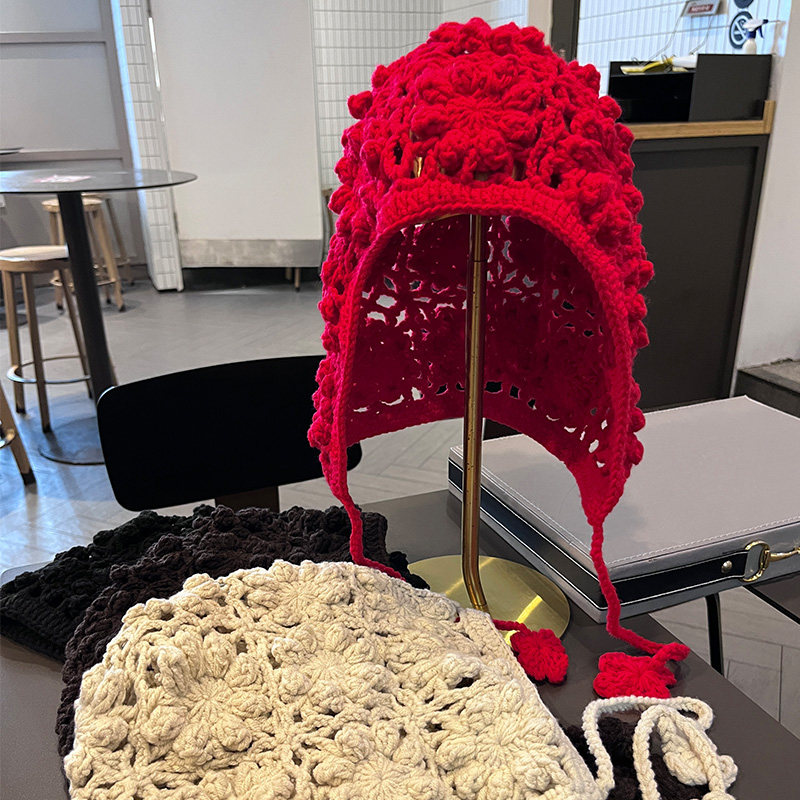 2026新款红色民族风手工针织护耳帽女春秋薄款大头围花朵套头帽子