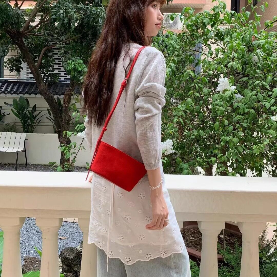 磨砂羊皮帆船包红色包包女2025新款秋冬真皮迷你斜挎小包饺子包包