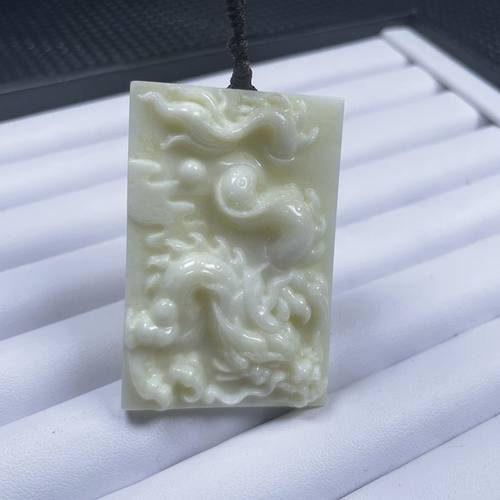 蓝田玉吊坠大规格方牌精雕龙