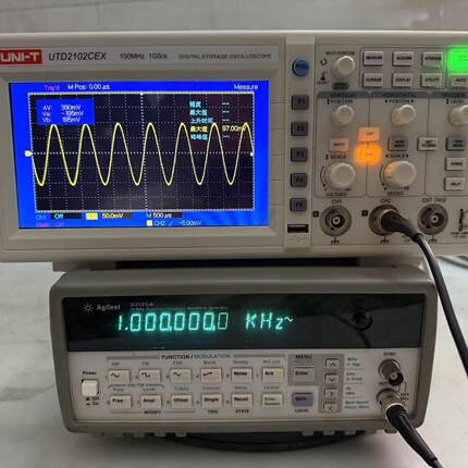 UTD2102CEX 优利德数字存储示波器 100Mhz 1GS/s 彩色议价维修