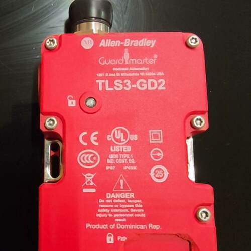 TLS3-GD2 安全门开关 24V AC/DC 10A IP67防护 CE UL认证议价维修