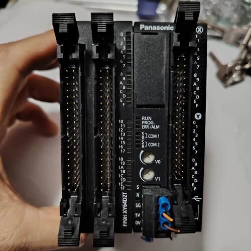 AFP0HC32T FP0H XY64D2T 松下PLC可编程工控模块议价维修