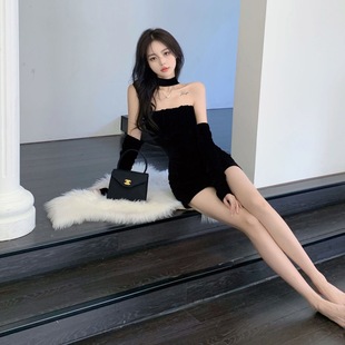 纯欲甜辣妹气质黑色包臀短裙2025秋装 挂脖抹胸吊带丝绒连衣裙 法式