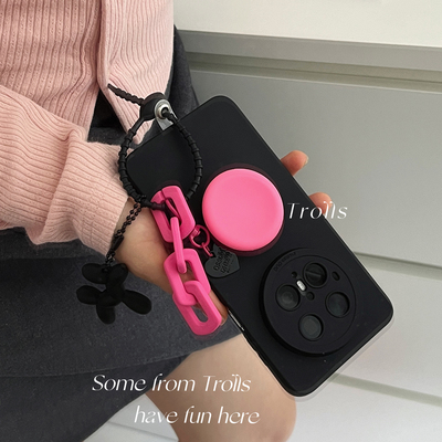 Trolls|高级设计感ins黑粉撞色甜酷玫粉色手链适用华为Pura80Pro+iphone16/小米17/x300手机壳狗狗挂件全包软