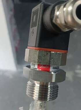 丹佛斯温度传感器MBT5250，型号084Z2205，原