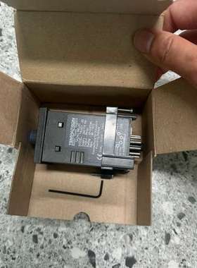 #控制器 Tempatron 控制器 TR4801-02-1