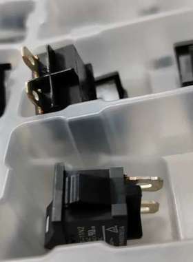 A8L-11-11N2 有库存船型开关正品