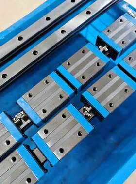 IKO滑块MES30 导轨LWE30实物图成色很新，导轨两根