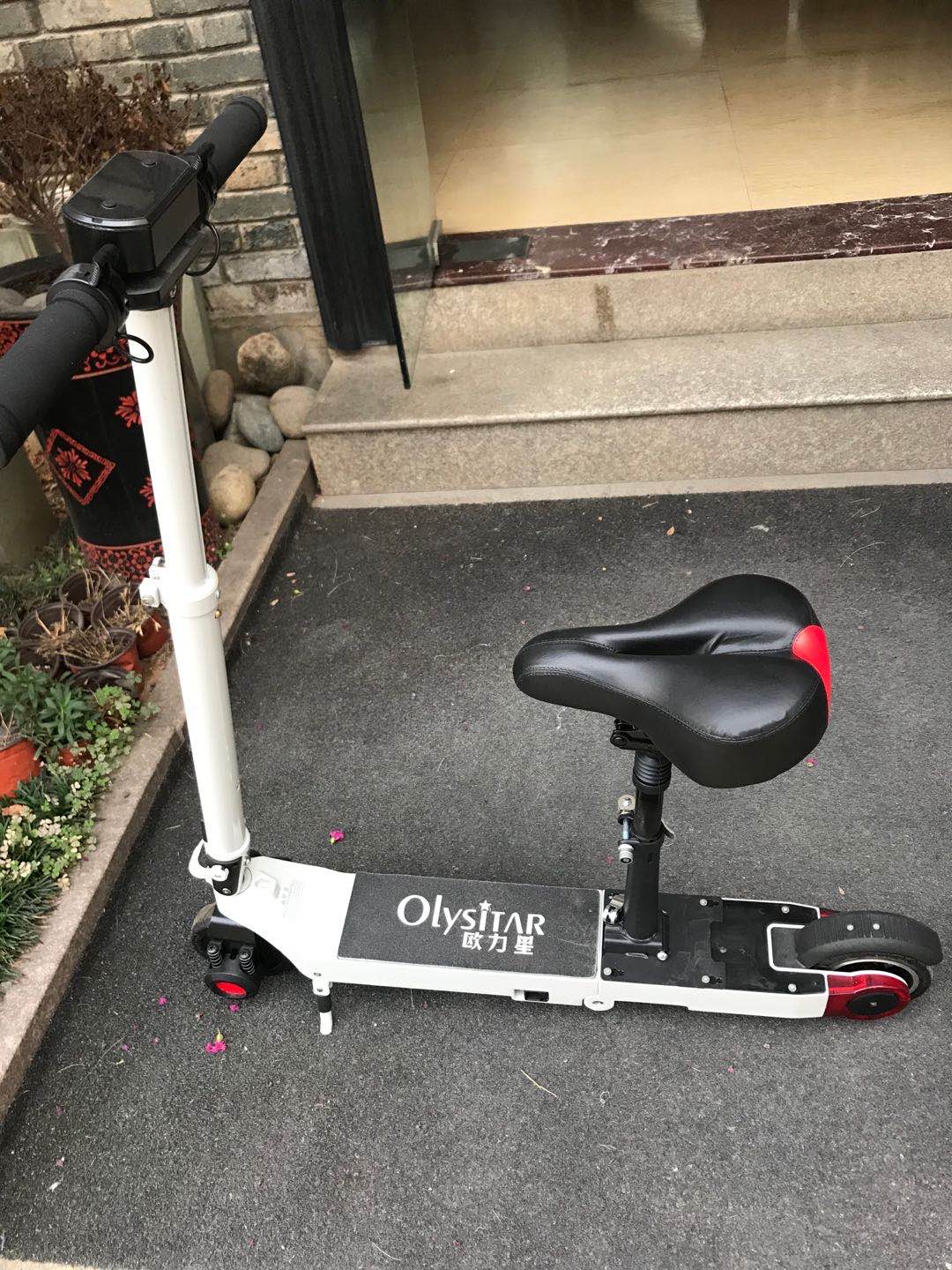 電動滑板車座椅在類目 電動車/配件/交通工具, 電動車零/配件, 電動車坐墊中 - 來自Buy2taobao.com提供專業的淘寶代購服務